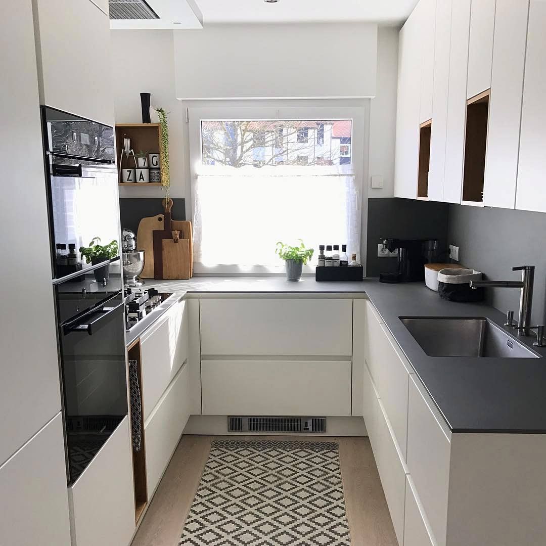 Gaya dapur minimalis modern yang cocok untuk segala usia.