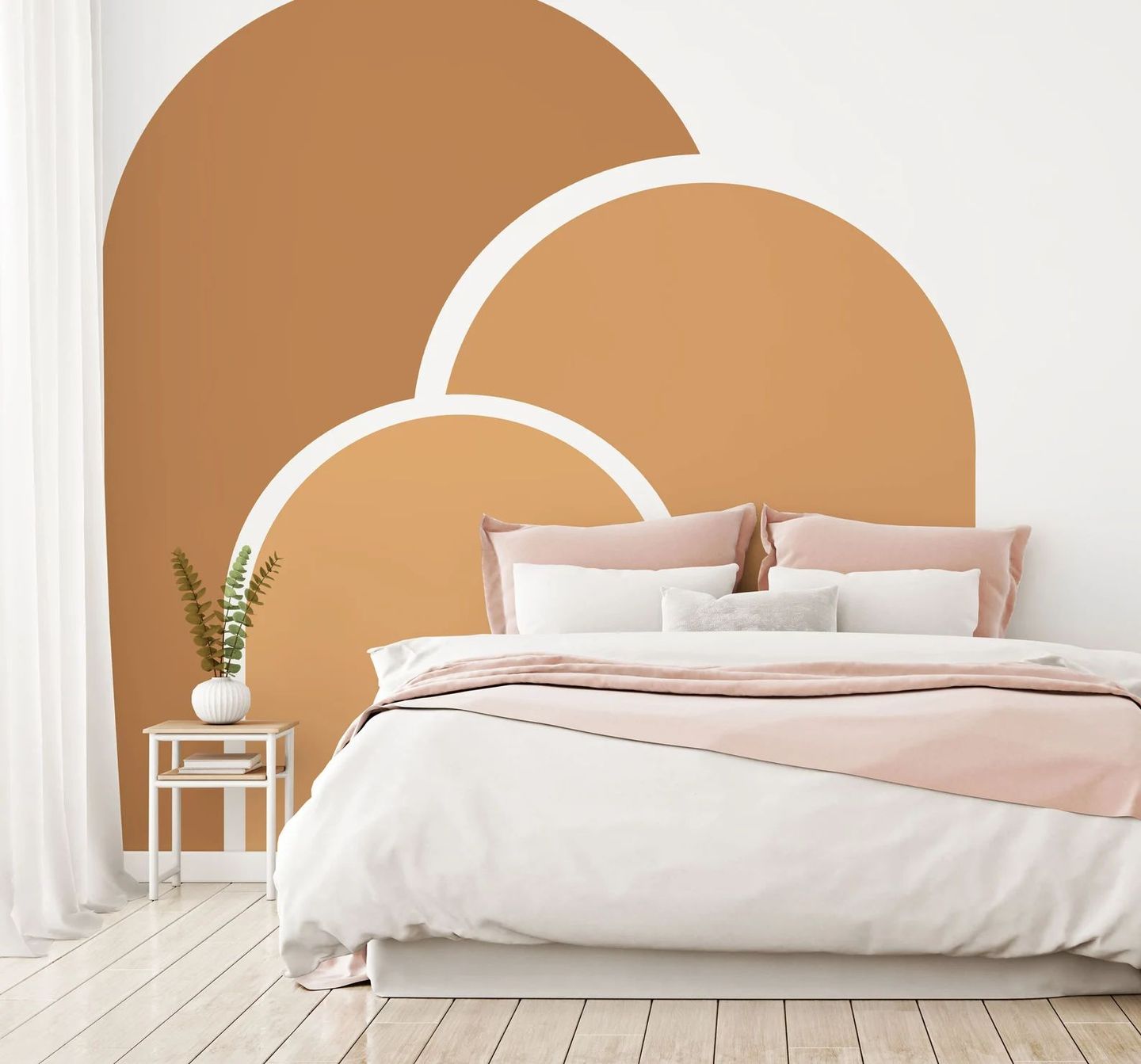 Wallpaper dengan warna soft cocok dipasang pada dinding kamar tidur remaja perempuan.