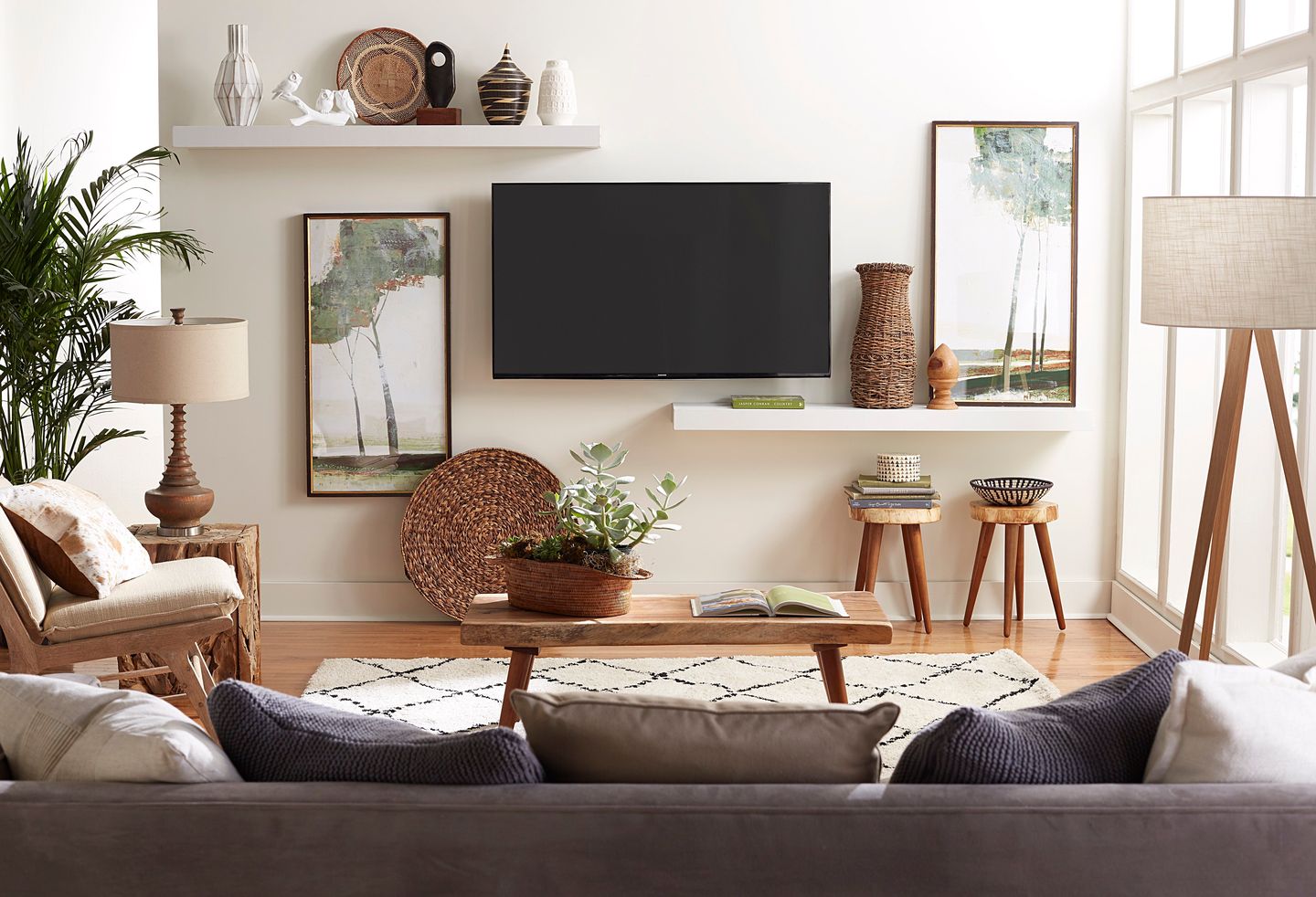 9 Dekorasi Ruang TV, Berikan Visual Interior yang Ciamik!